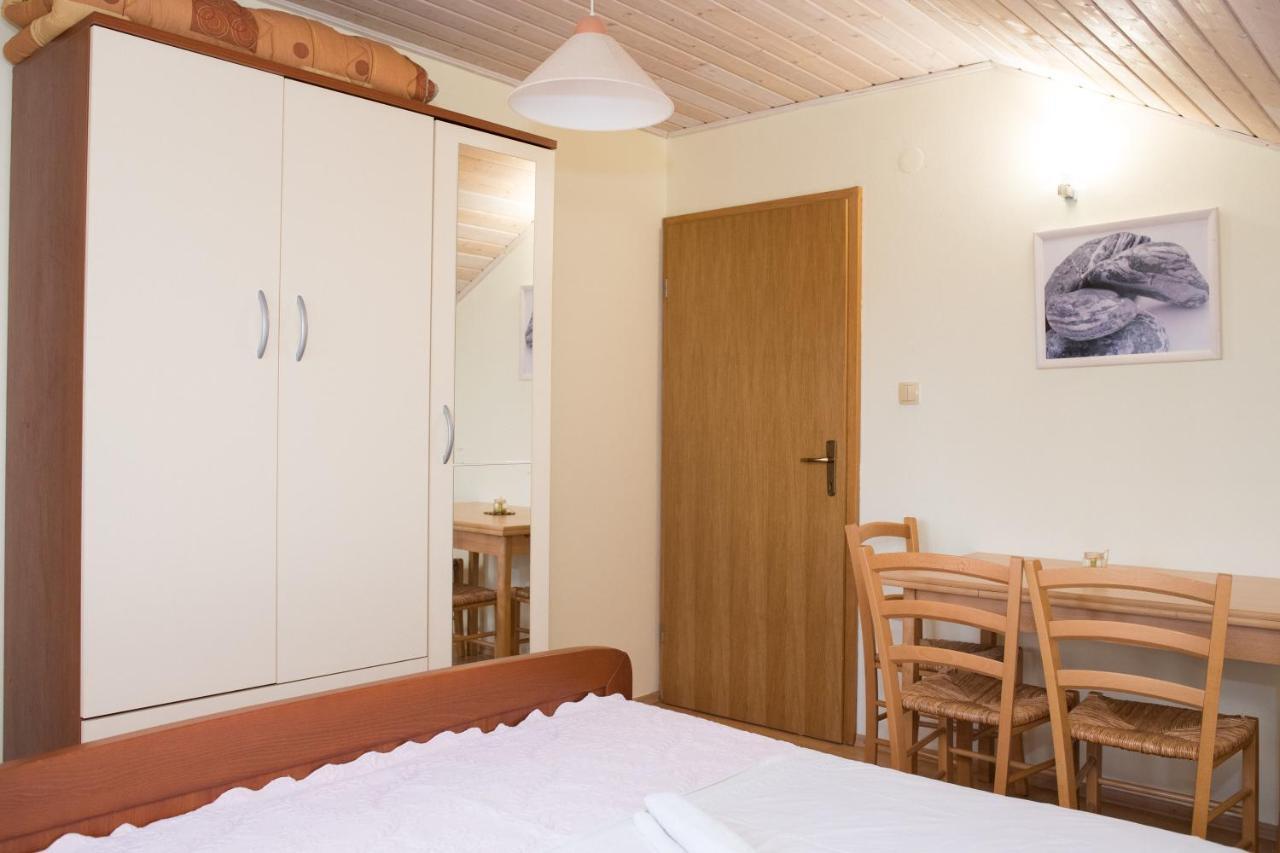 Apartment Dalmatien Raslina ภายนอก รูปภาพ